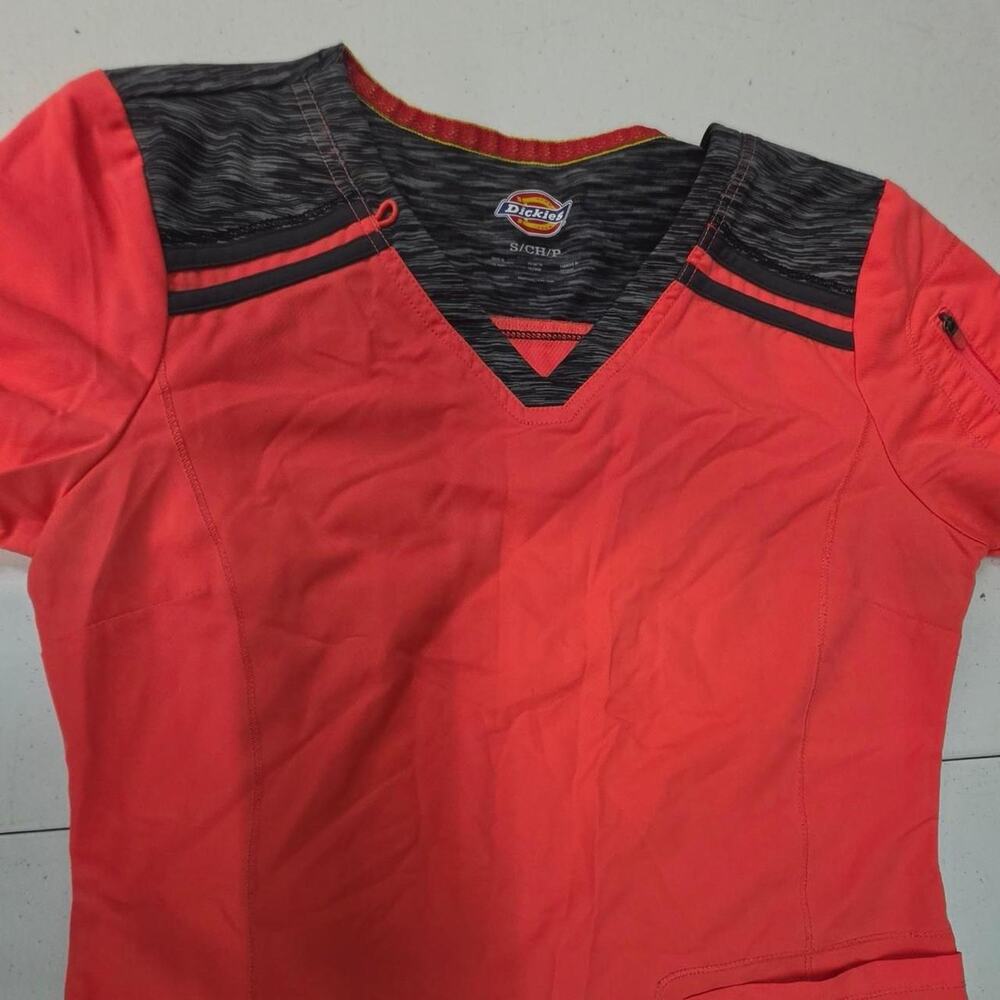 Dickies womens scrub top size